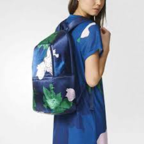 Adidas Originals 3 Piece Set - Picture 5 of 10